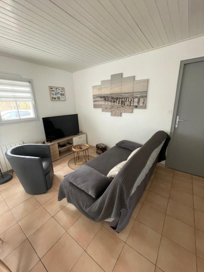 Petite Maison Au Calme, Dans Une Impasse L'Epine  Luaran gambar
