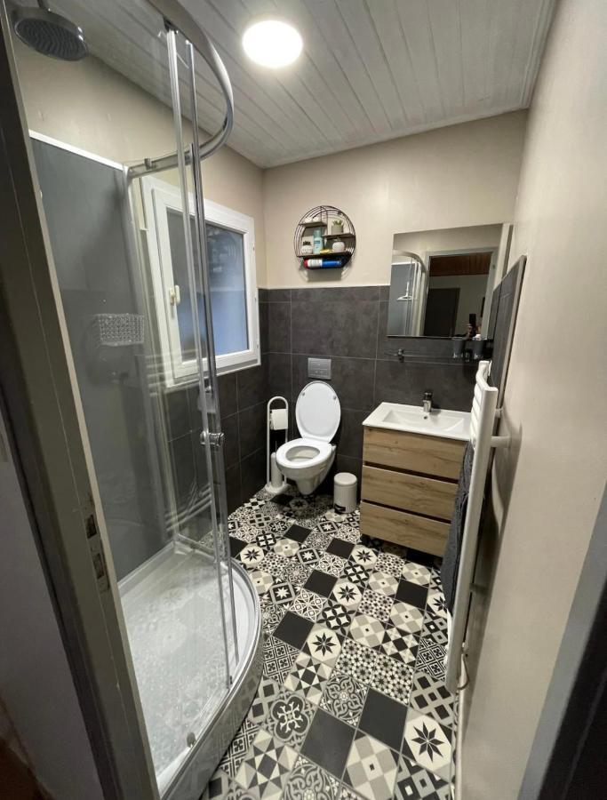 Petite Maison Au Calme, Dans Une Impasse L'Epine  Luaran gambar