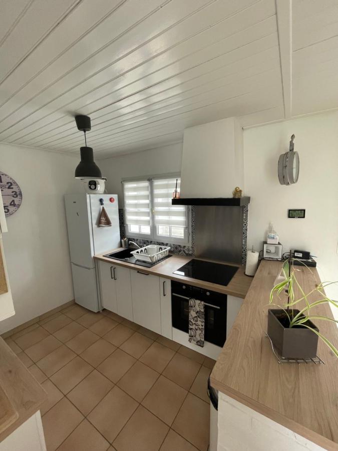 Petite Maison Au Calme, Dans Une Impasse L'Epine  Luaran gambar